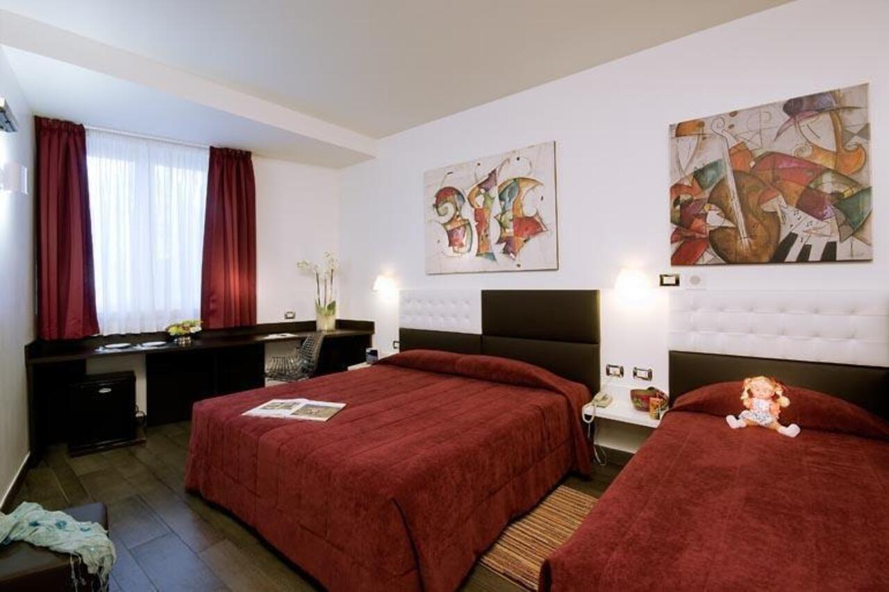 Ecohotel Roma Bagian luar foto