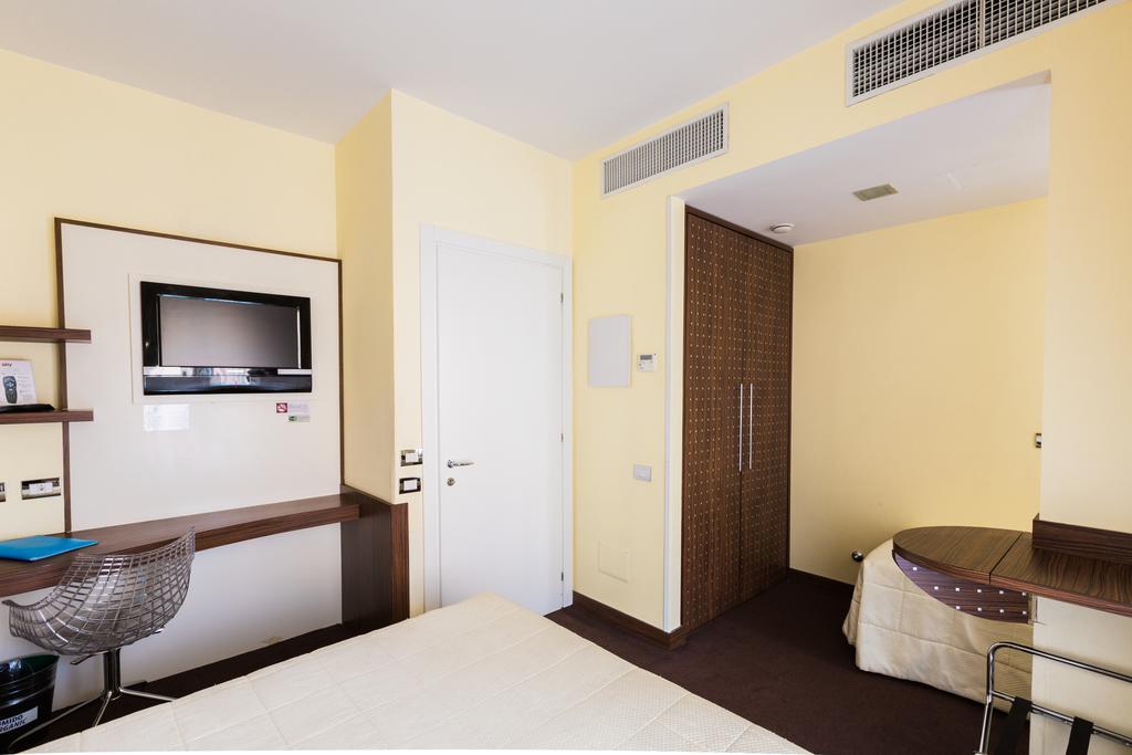 Ecohotel Roma Bagian luar foto