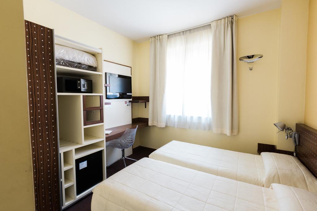 Ecohotel Roma Bagian luar foto