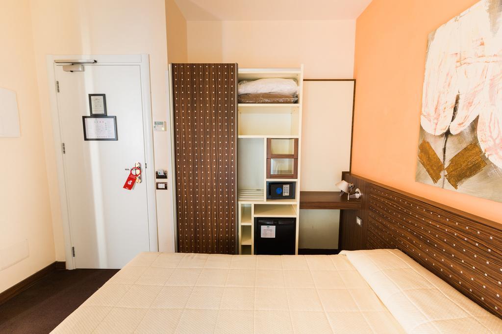 Ecohotel Roma Bagian luar foto